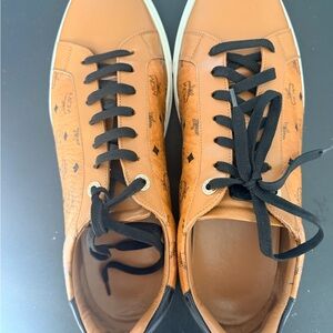 MCM Tan and Black Leather Detail